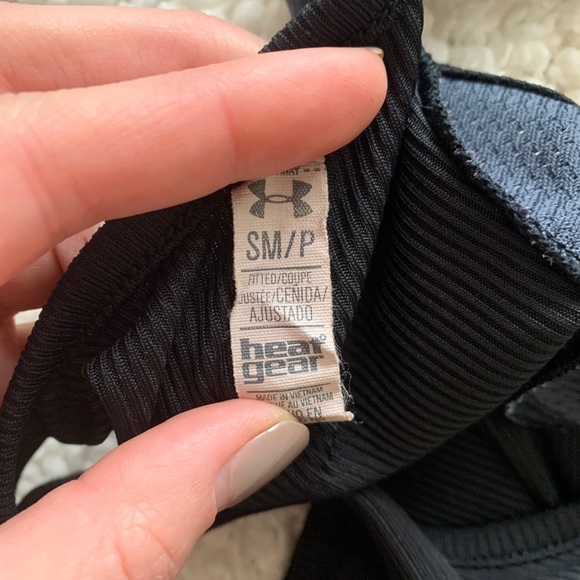 Black workout tank top - Picture 3 of 4